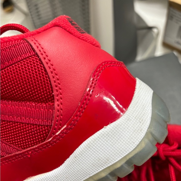 Kids Jordan 11 Retro in Red size 13C - Picture 5 of 7